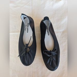 Anna Lucca Navy Leather Flats